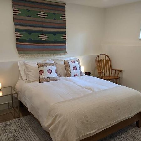 Bright Modern 1Br Suite In Sooke Village Core Exteriör bild