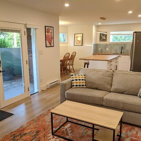 Bright Modern 1Br Suite In Sooke Village Core Exteriör bild